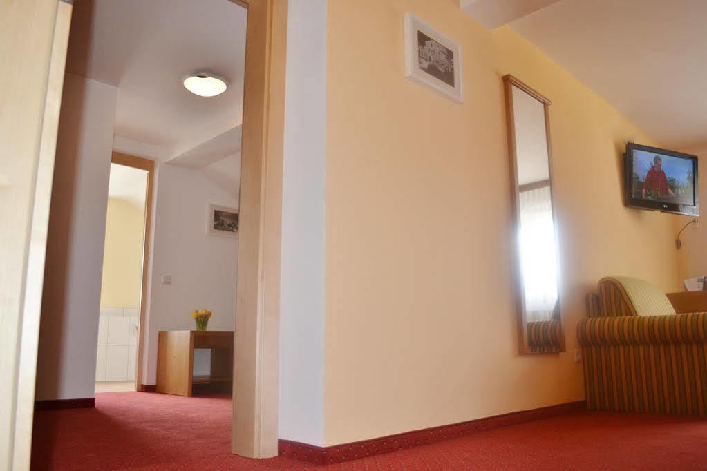 Hotel Zum Blauen Hecht Kipfenberg Zewnętrze zdjęcie