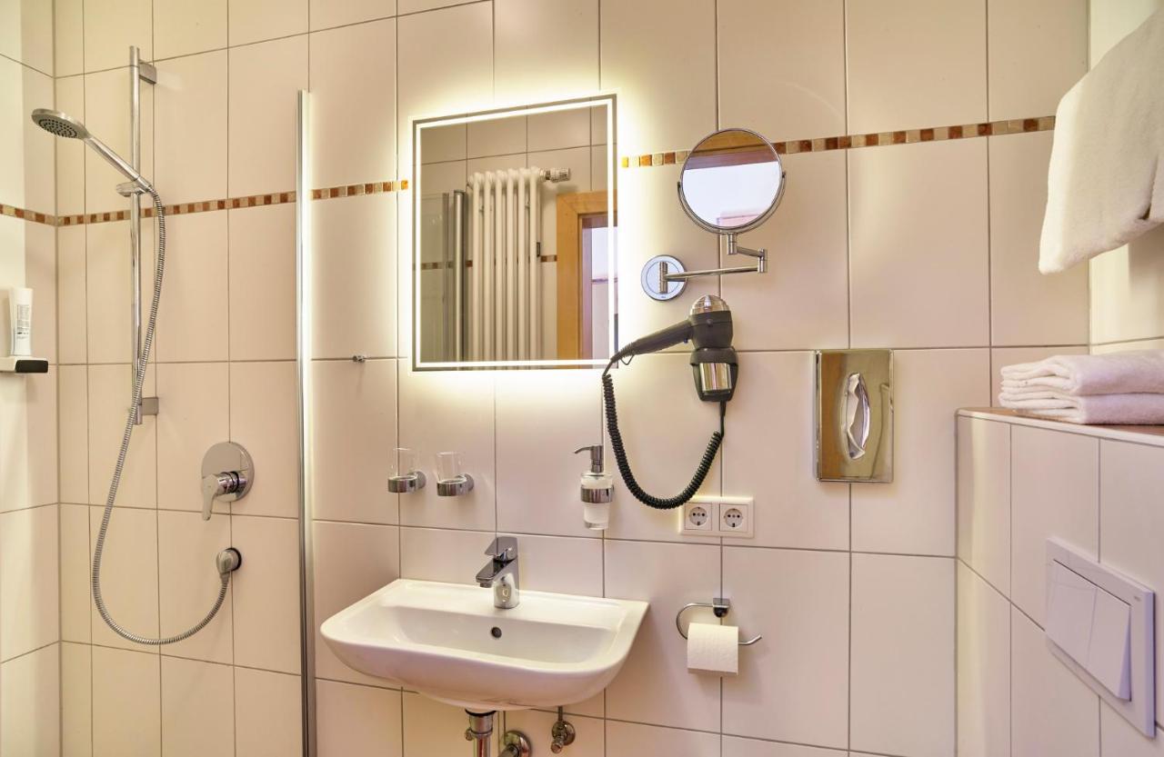 Hotel Zum Blauen Hecht Kipfenberg Zewnętrze zdjęcie