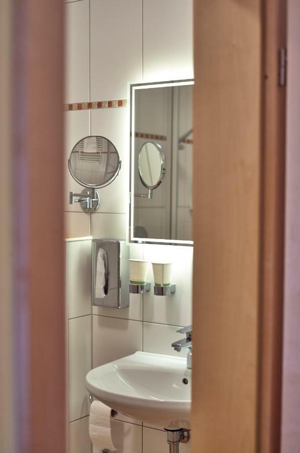 Hotel Zum Blauen Hecht Kipfenberg Zewnętrze zdjęcie